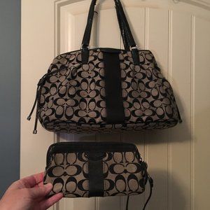 COACH Hampton black/gray canvas shoulder bag w/matching Wristlet *small defect